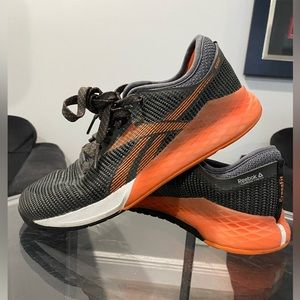 Rebook nano excellent condition never worn 6.5 kids 8.5 women’s